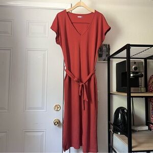 YARN & SEA rust red cotton blend rib knit v‎ neck belted short sleeve midi dress
